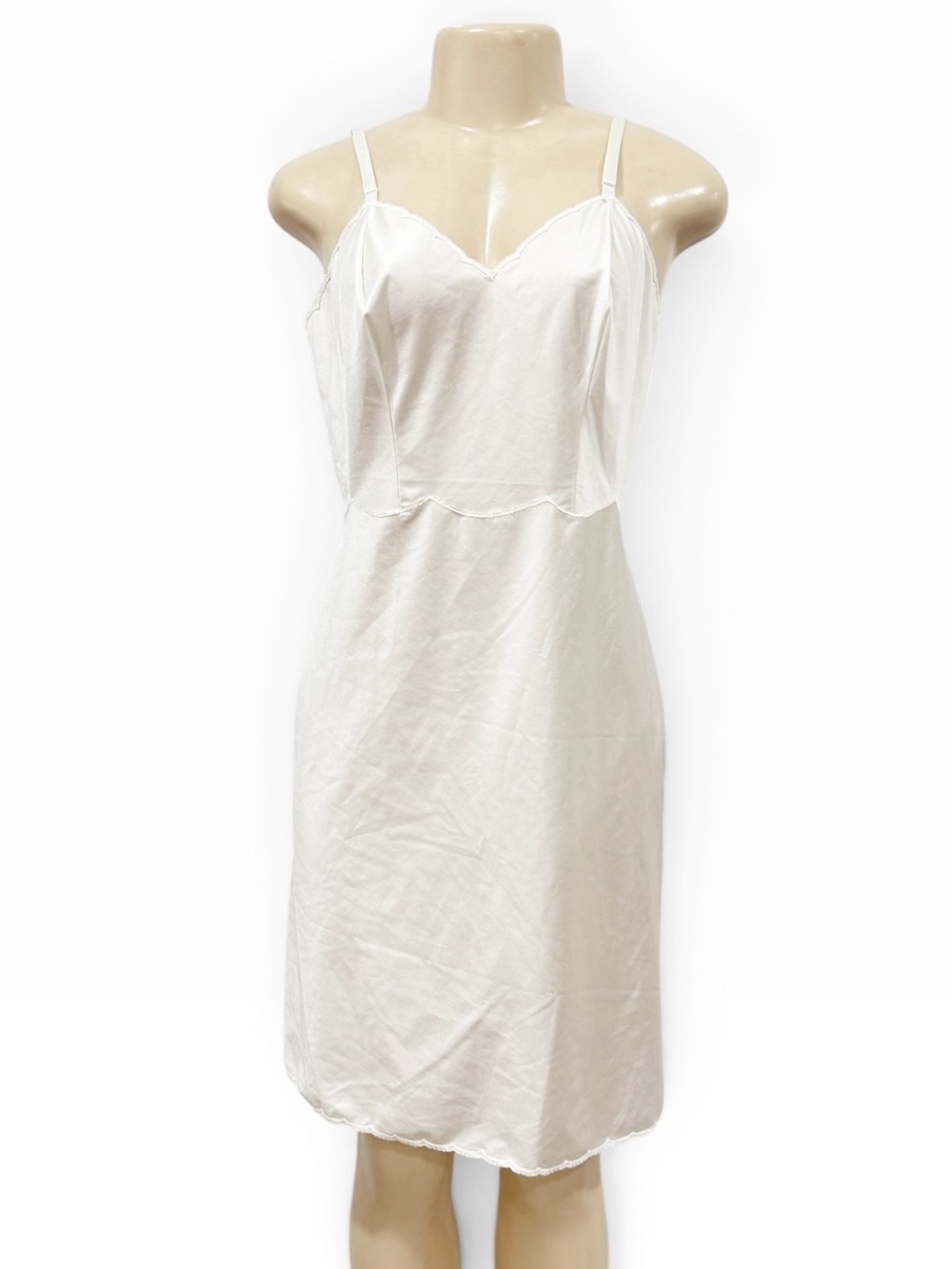 Vintage Vanity Fair Silky Cream Slip Dress Cottagecore USA Fairycore Whimsigoth